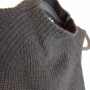 Three Dots Merino wool blend sleeveless sweater